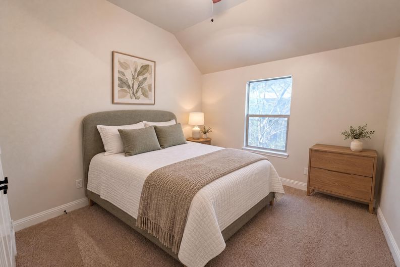 Photo 15 of 20 of 130 Red Pine Dr, Red Oak, TX