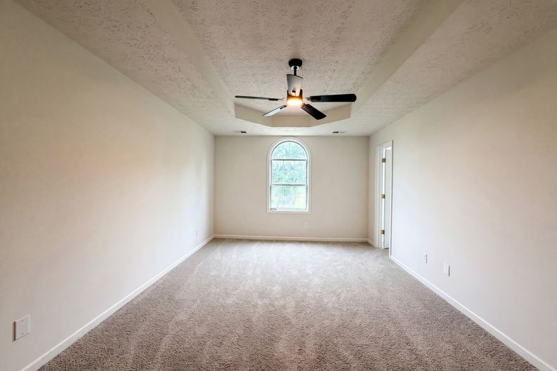 Photo 4 of 32 of 5355 Queen Ester Ct, Ellenwood, GA