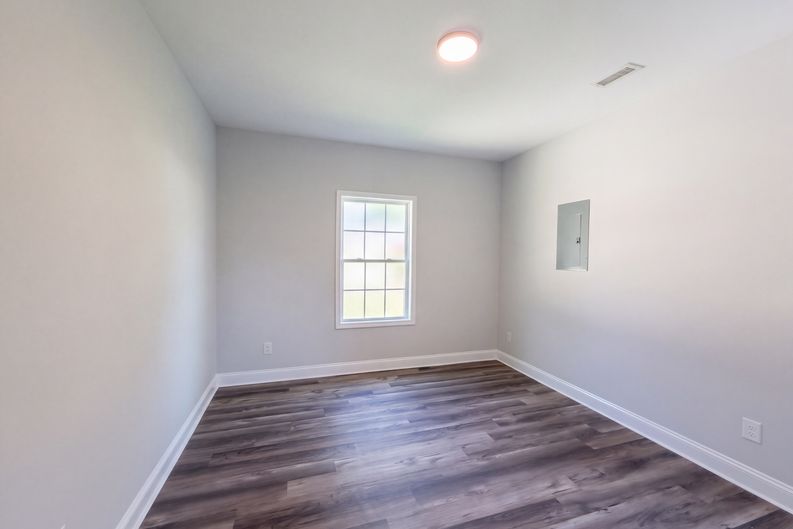 Photo 9 of 16 of 604 Stewart Ct, Statesville, NC