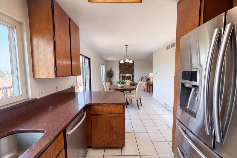 Photo 8 of 38 of 8273 W Plymouth Pl, Littleton, CO