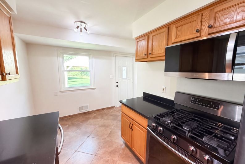 Photo 7 of 30 of 2517 Nokomis Ave, St. Paul, MN