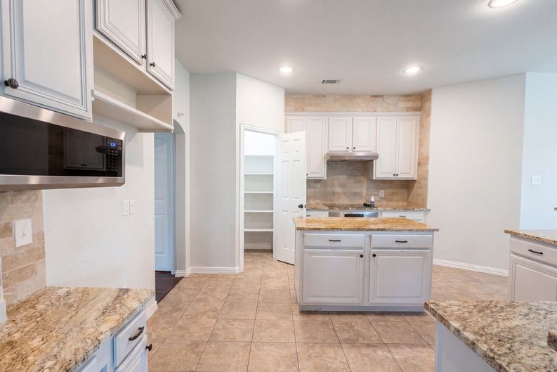Photo 19 of 24 of 4536 Risinghill Dr, Plano, TX