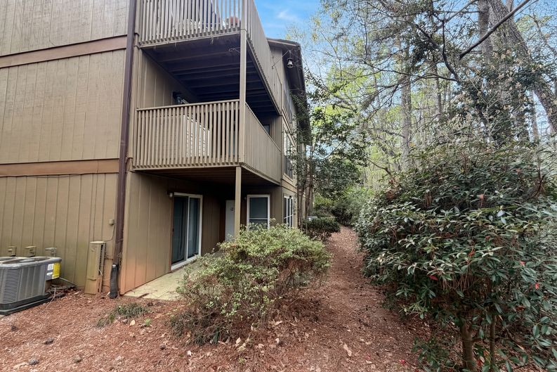 Photo 22 of 24 of 1013 Dunbar Dr, Atlanta, GA