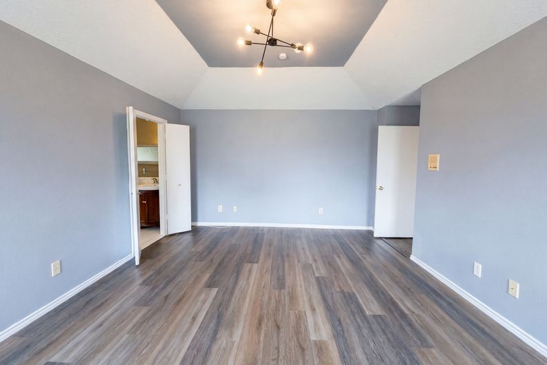 Photo 10 of 16 of 6712 Coach House Ln, Plano, TX