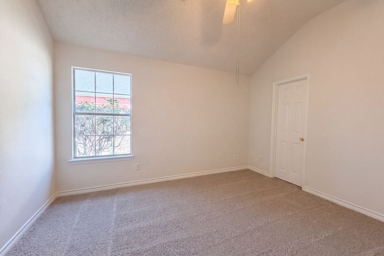Photo 15 of 24 of 2915 Olympia Dr, Grand Prairie, TX