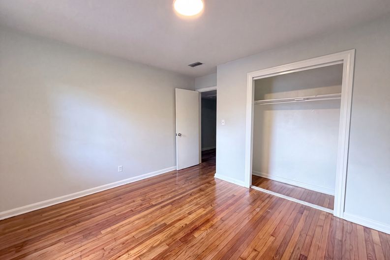Photo 11 of 16 of 6309 Pine Cove Ln, Jacksonville, FL