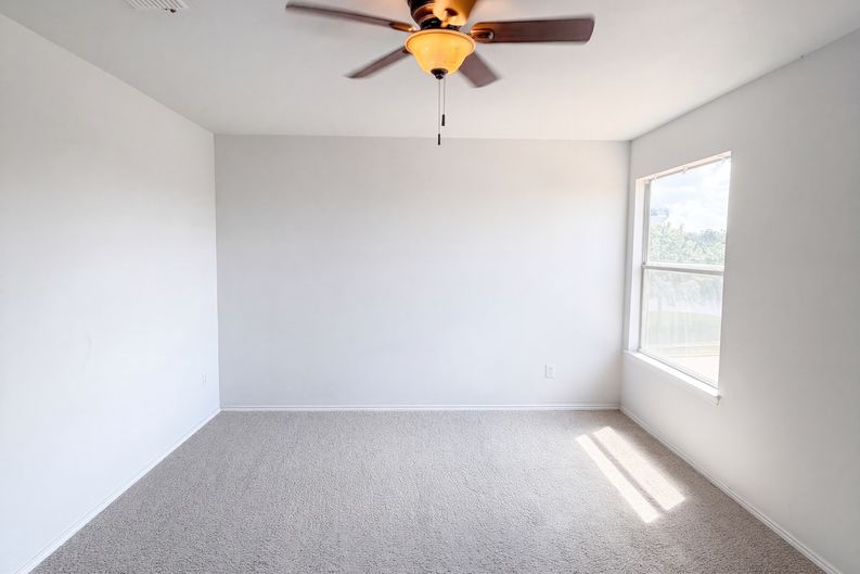 Photo 6 of 22 of 2220 Sumac Dr, Little Elm, TX