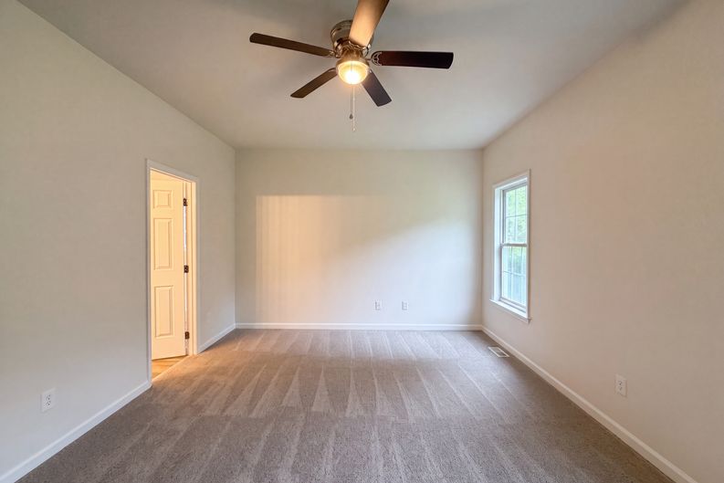 Photo 4 of 20 of 4100 Birchgarden Dr, High Point, NC