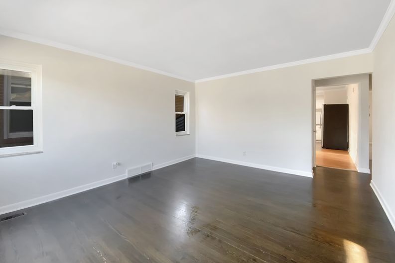 Photo 3 of 19 of 826 Catskill Dr, Saint Louis, MO