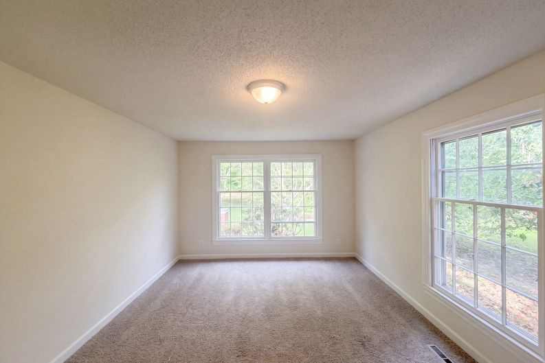 Photo 7 of 20 of 3828 Waterview Rd, High Point, NC