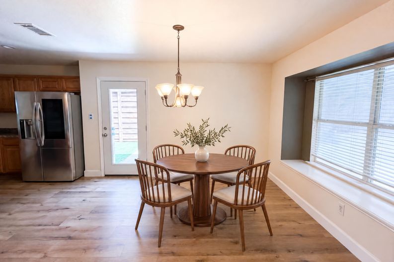 Photo 8 of 27 of 106 Forestview Rd, Hickory Creek, TX