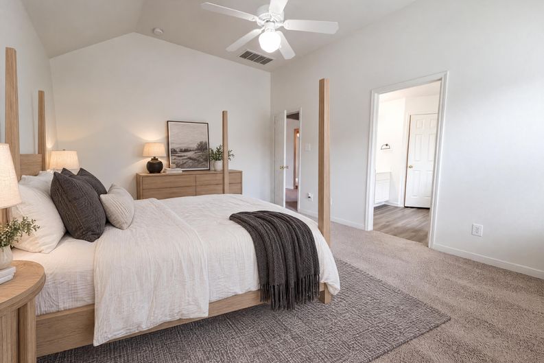 Photo 8 of 26 of 19043 Taverns Crossing Ln, Houston, TX