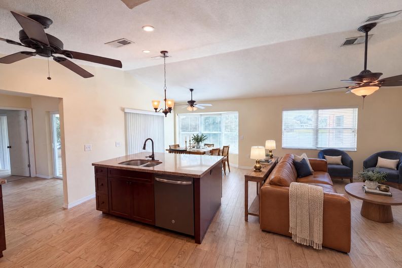 Photo 14 of 44 of 4573 Bayridge Ct, Spring Hill, FL