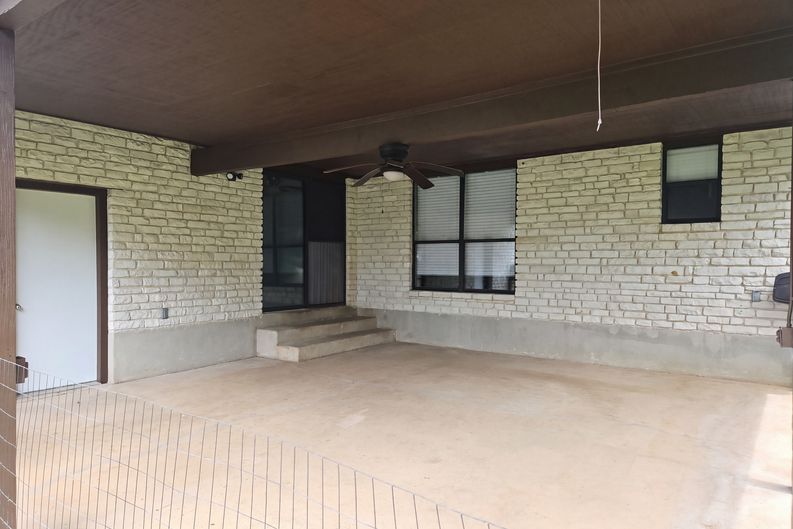 Photo 6 of 24 of 306 Ranchero Rd, Kerrville, TX