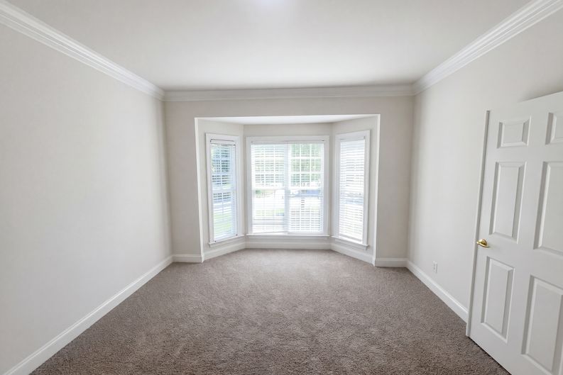 Photo 13 of 35 of 4993 Winding Ridge Dr, Greensboro, NC
