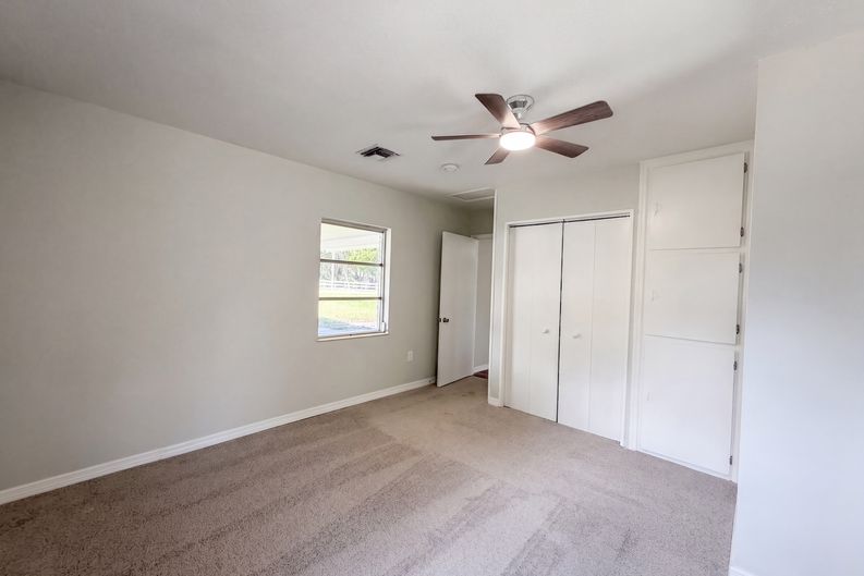 Photo 13 of 28 of 4526 Eagles Nest Rd, Fruitland Park, FL
