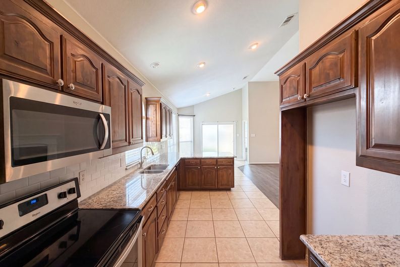 Photo 6 of 20 of 1205 Kachina Ln, Haslet, TX