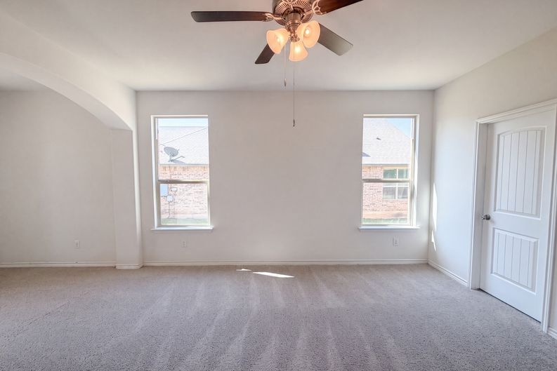 Photo 4 of 19 of 5614 Fenton Ln, Belton, TX