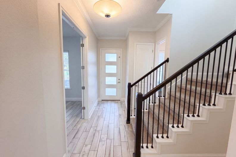Photo 6 of 32 of 7797 Laureate Blvd, Orlando, FL
