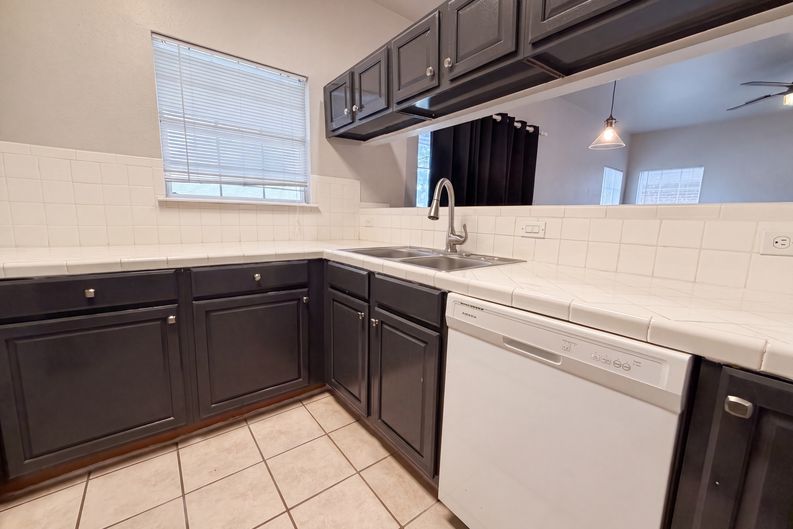 Photo 13 of 16 of 40 Chapel Hill Cir, San Antonio, TX