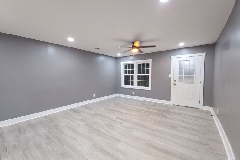 Photo 3 of 14 of 4727 Elkan Ave, Macon, GA