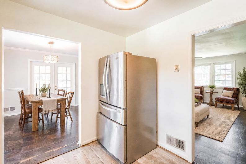 Photo 6 of 23 of 9206 Peabody St, Manassas, VA