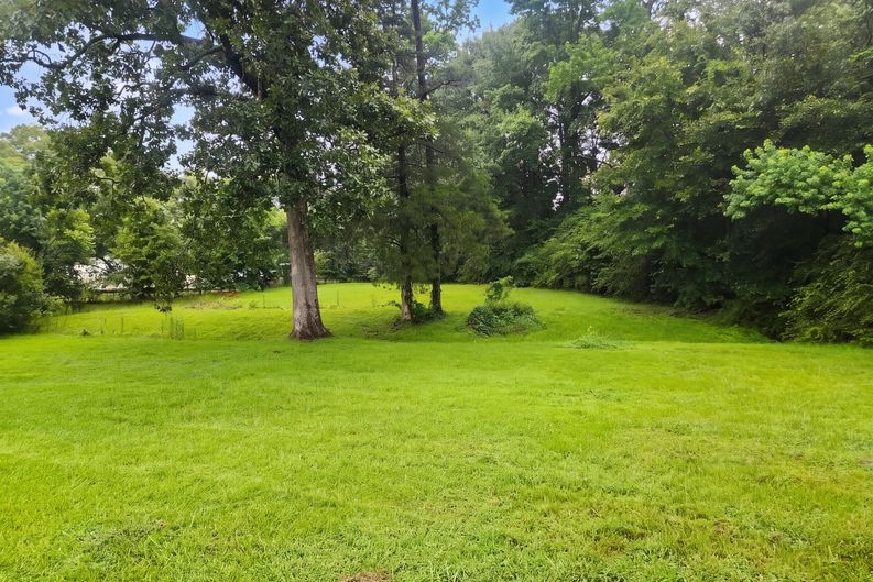 Photo 35 of 38 of 1212 2nd Ave SW, Alabaster, AL
