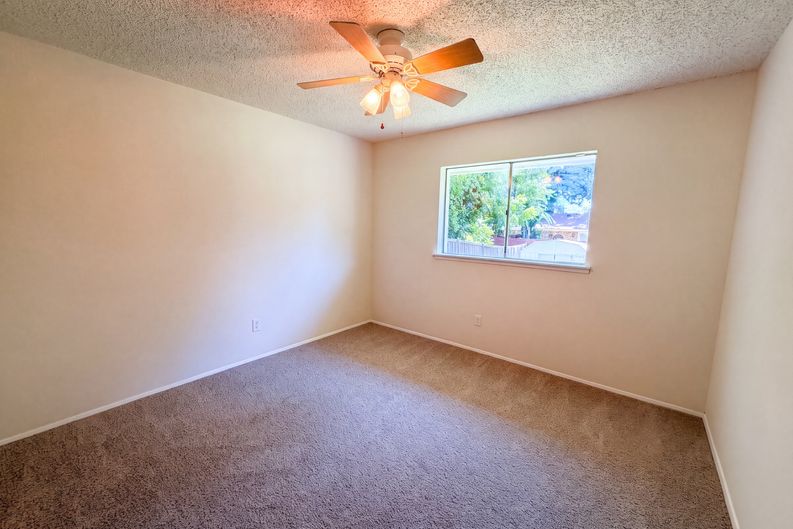 Photo 12 of 18 of 414 Meadowhill Dr, Garland, TX