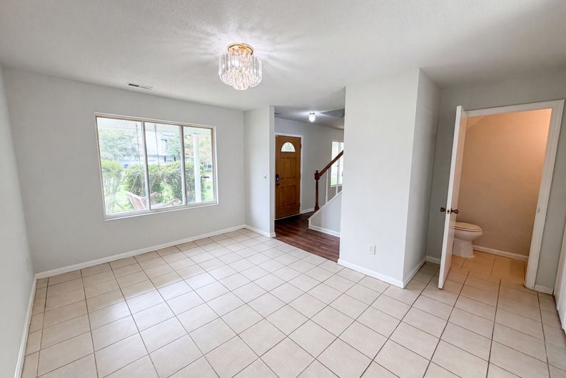 Photo 8 of 20 of 6786 Moss Ct, North Charleston, SC