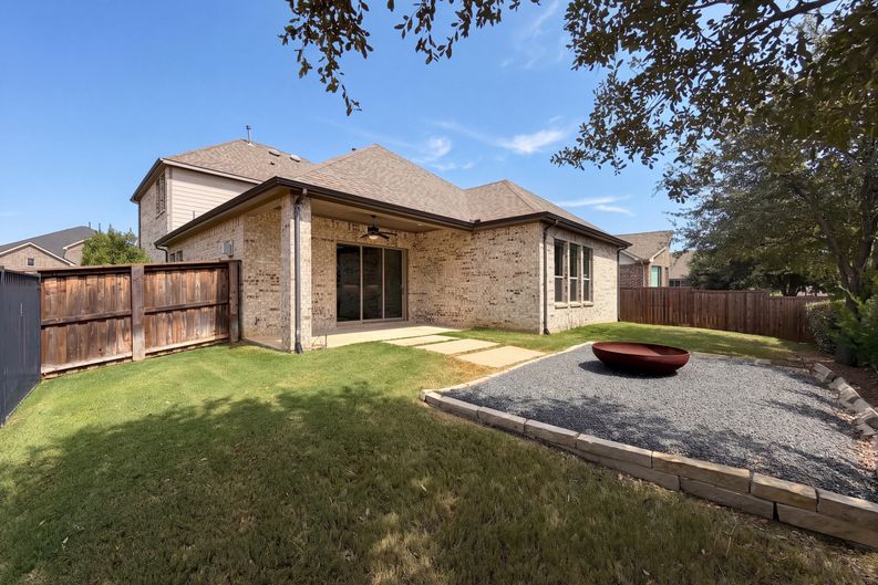 Photo 34 of 37 of 11509 Misty Ridge Dr, Roanoke, TX