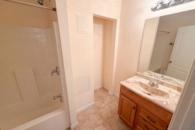 Photo 33 of 58 of 3612 Brookefall Ct, Suwanee, GA
