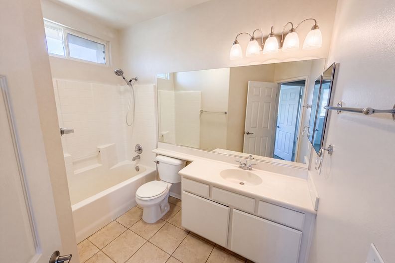 Photo 9 of 24 of 4519 Kalpesh Ct, Hemet, CA
