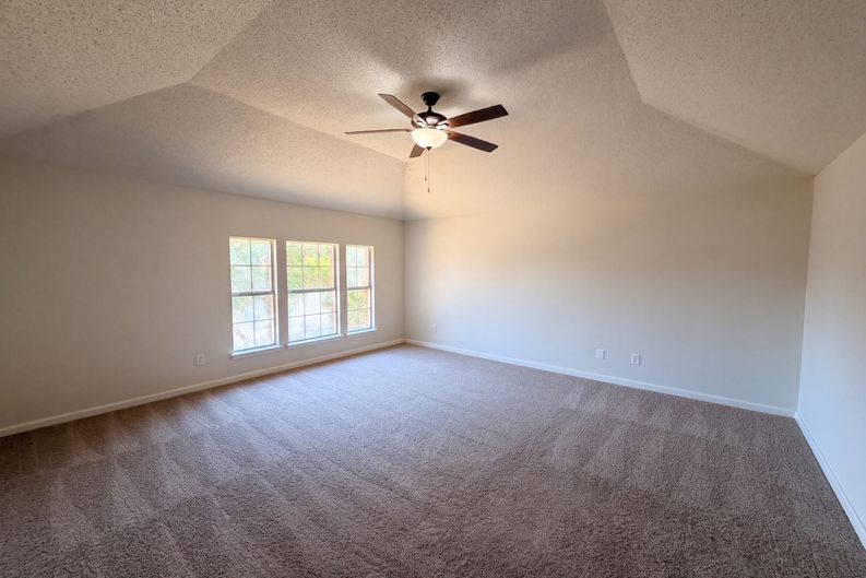 Photo 4 of 21 of 2405 Waterloo Ln, Mesquite, TX