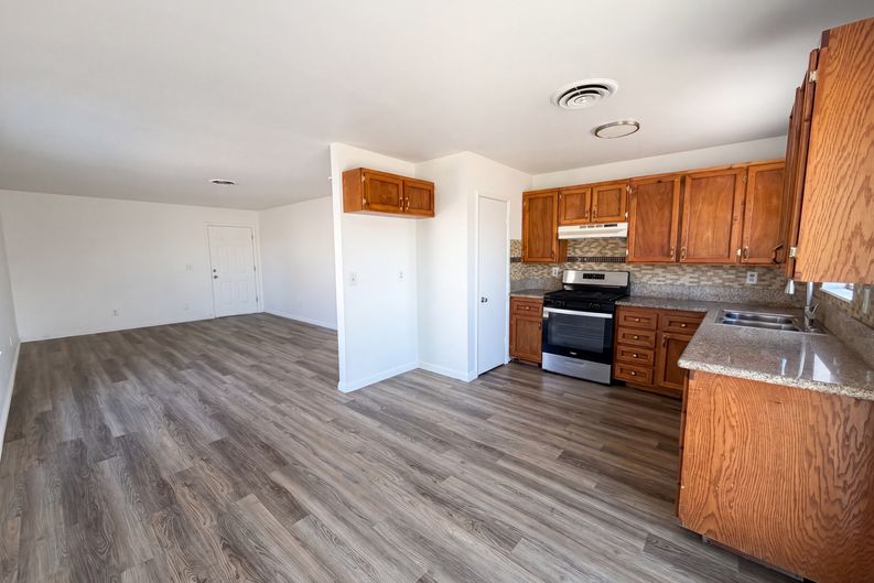 Photo 7 of 44 of 4018 Shady Oak Dr, Las Vegas, NV