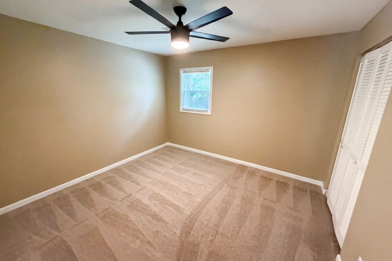 Photo 16 of 38 of 1772 Huntingford Dr, Marietta, GA
