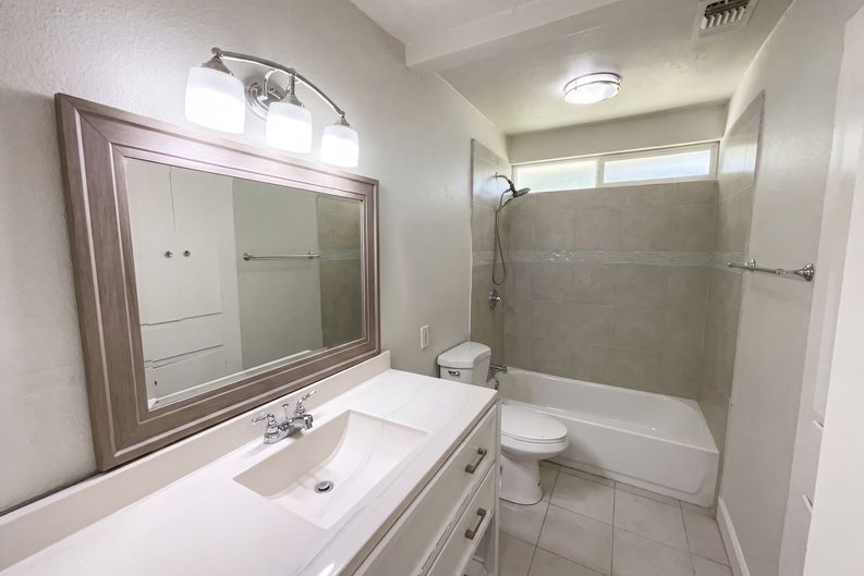 Photo 13 of 18 of 7303 Havenbrook Dr, San Antonio, TX