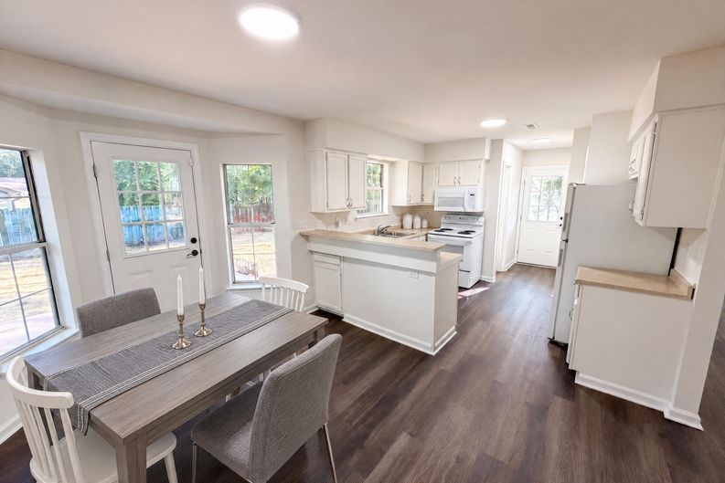 Photo 6 of 24 of 4720 Topsail Ct, Charlotte, NC