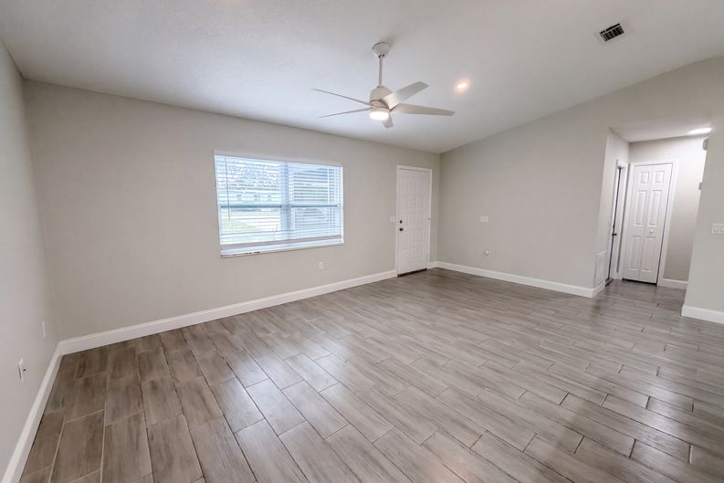 Photo 3 of 37 of 8165 Ridge Rd, Weeki Wachee, FL