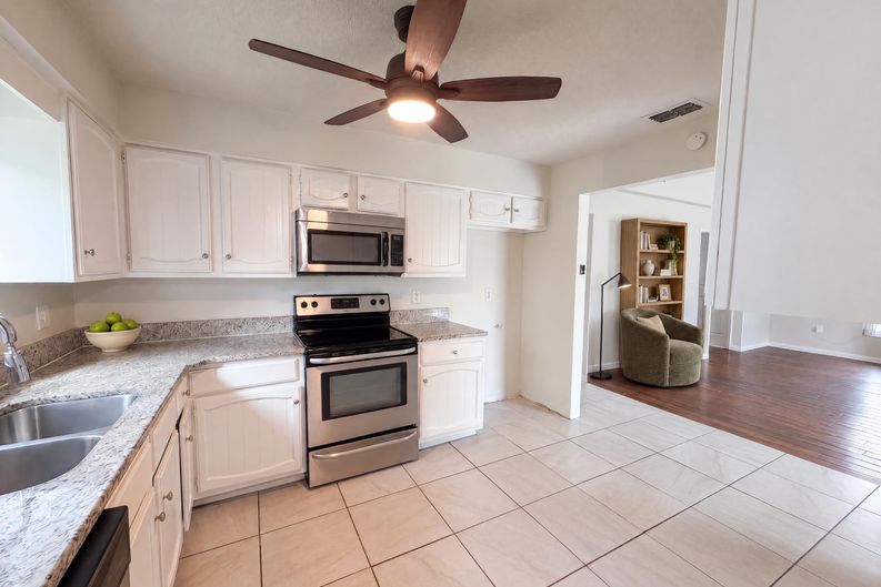 Photo 10 of 20 of 4610 Devon Ave, Lakeland, FL