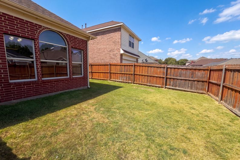 Photo 19 of 20 of 1213 Whitecreek Dr, Glenn Heights, TX