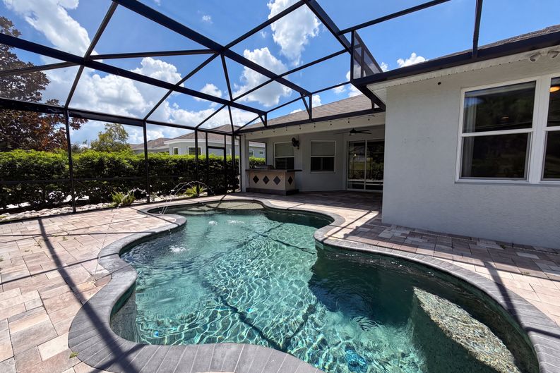 Photo 5 of 28 of 1011 Victoria Hills Dr S, Deland, FL