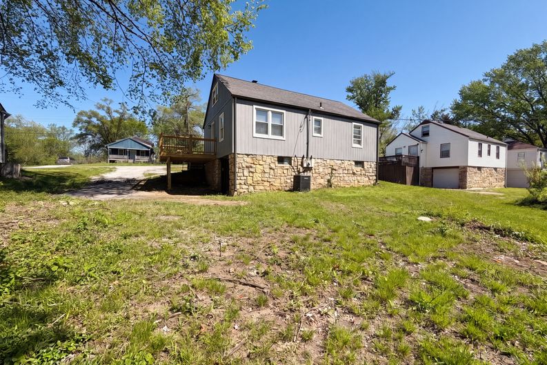 Photo 5 of 19 of 5525 Yecker Ave, Kansas City, KS