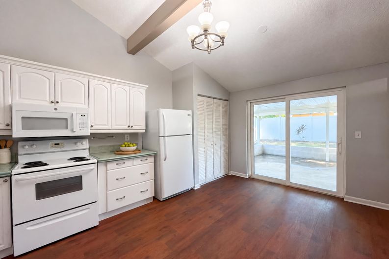 Photo 6 of 17 of 16005 Woodpine Dr, Tampa, FL