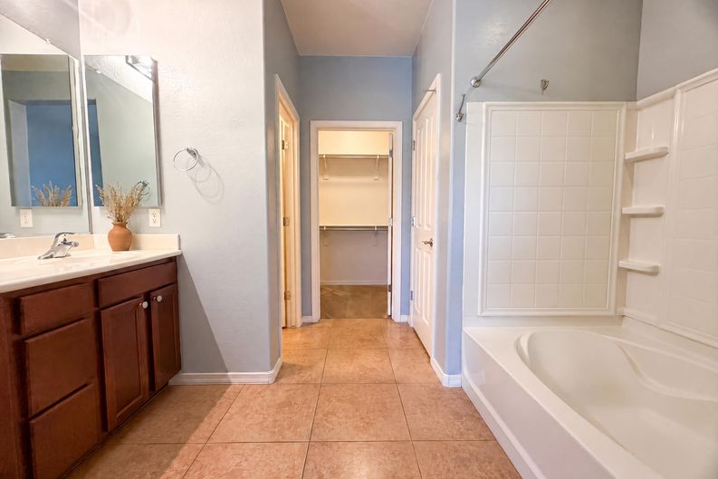 Photo 14 of 18 of 875 W Ayrshire Trl, San Tan Valley, AZ