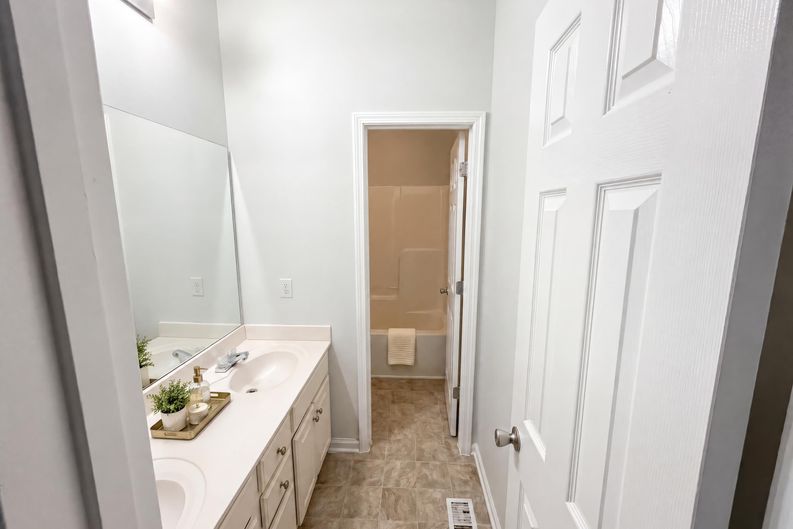 Photo 8 of 43 of 8230 Mossybrook Ln, Douglasville, GA