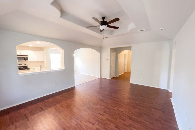 Photo 3 of 21 of 8222 Grissom Cir, San Antonio, TX