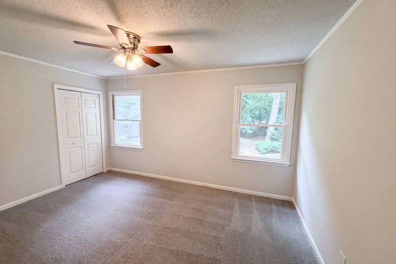 Photo 9 of 22 of 3029 Southampton Cir, Gastonia, NC