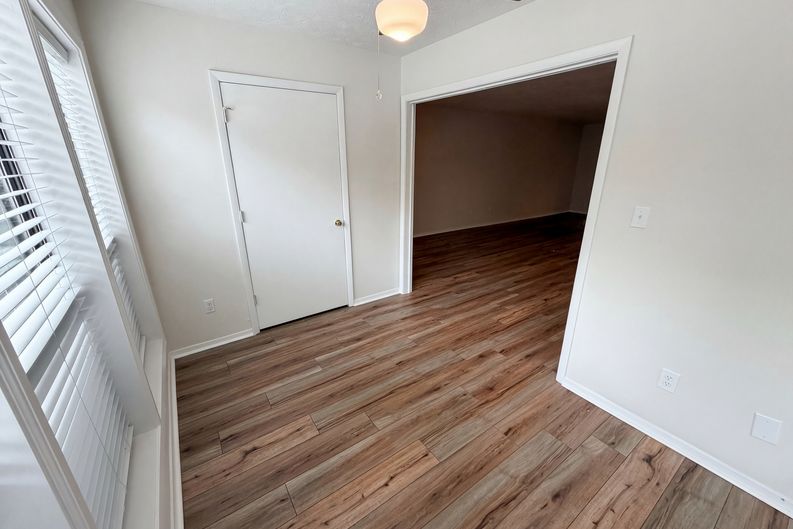 Photo 8 of 24 of 1013 Dunbar Dr, Atlanta, GA