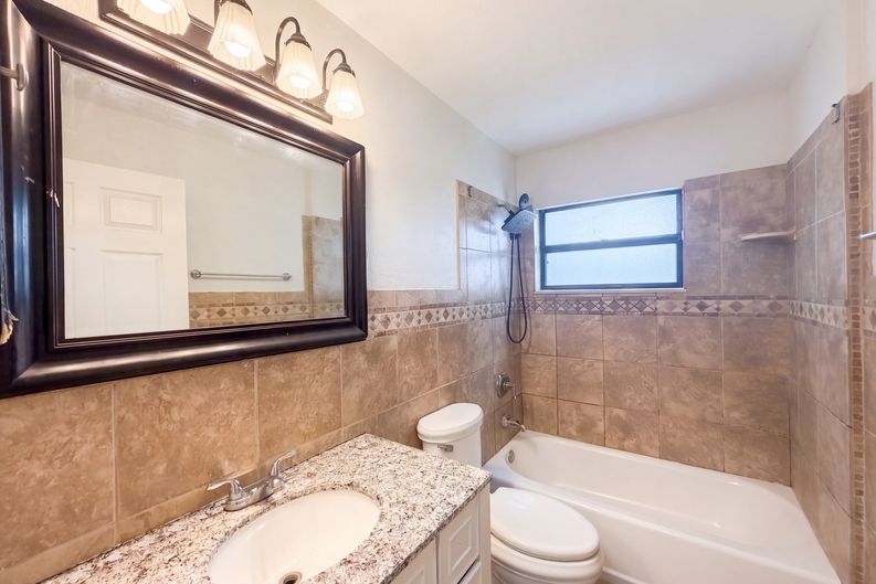 Photo 19 of 21 of 1711 Avant St, Valrico, FL