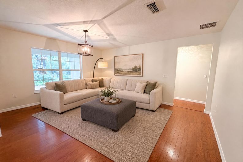 Photo 8 of 38 of 11540 Camp Dr, Dunnellon, FL